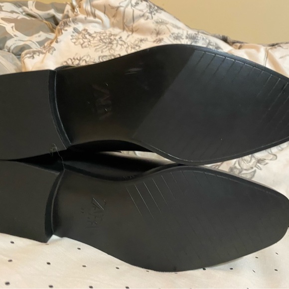 Brand New Zara Leather flat Ankle Boots these boots are very comfortable - Picture 4 of 5